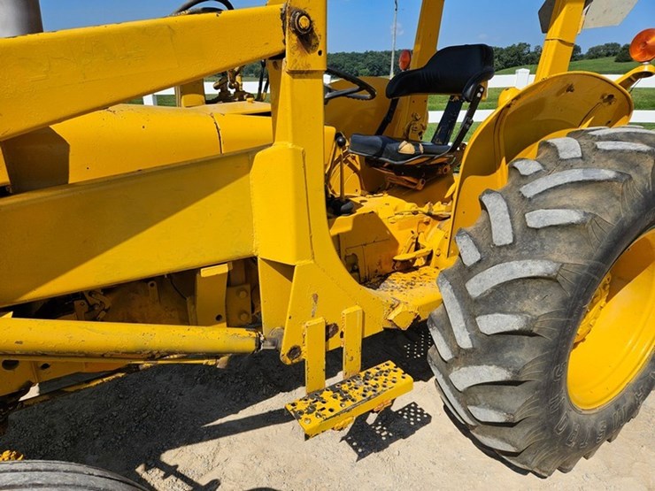 john-deere-301-image-16