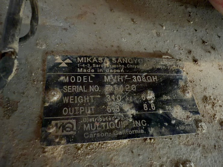 mikasa-mvh-308gh-reversible-plate-compactor-image-6