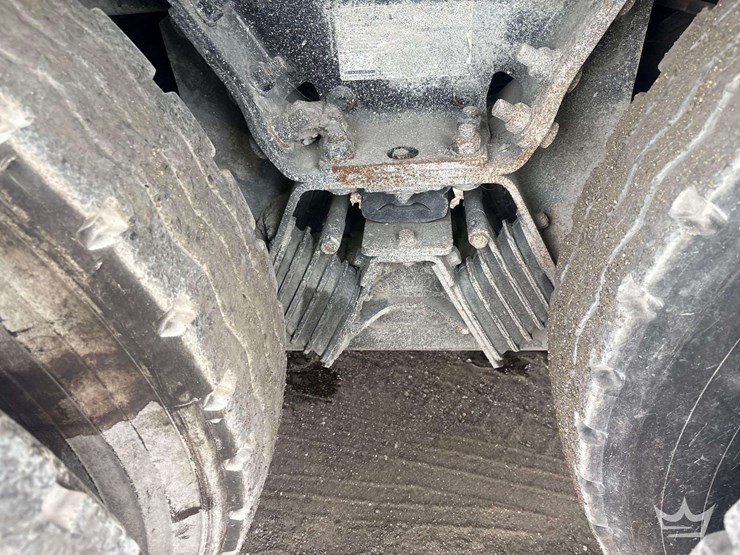 2019-peterbilt-520-image-9