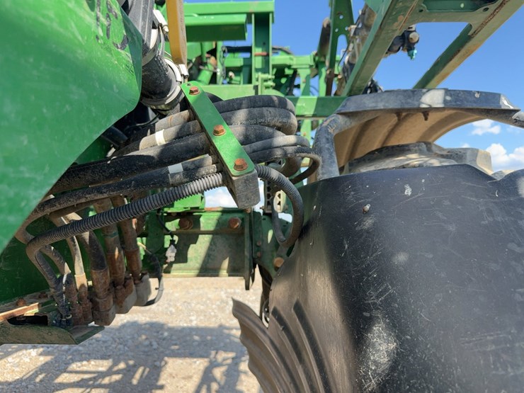2016-john-deere-r4038-image-7