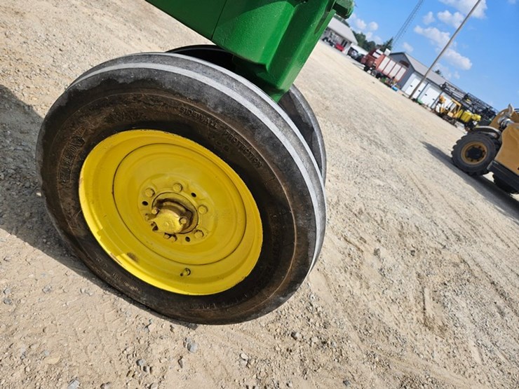 john-deere-b-image-54