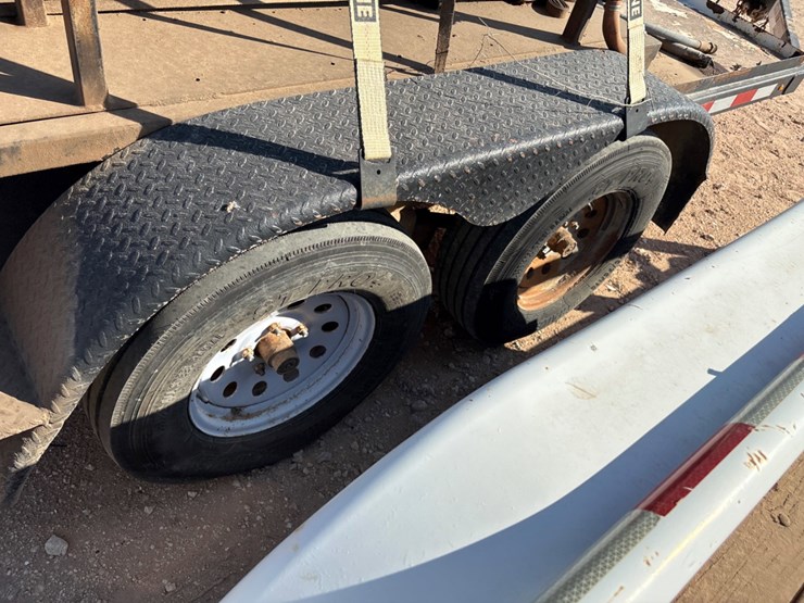 2014-valley-10.5’-x-4.5’-t/a-bumper-pull-grease-pump-trailer-image-5