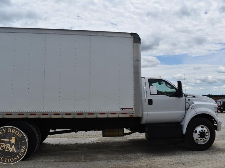 2020-ford-f650-image-7