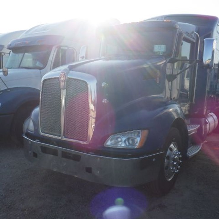 2011 KENWORTH T660