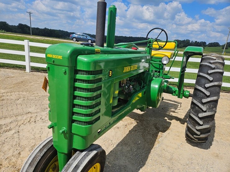 john-deere-b-image-9