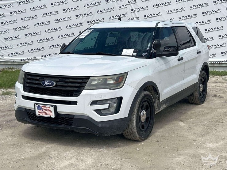 2017-ford-explorer-image-1