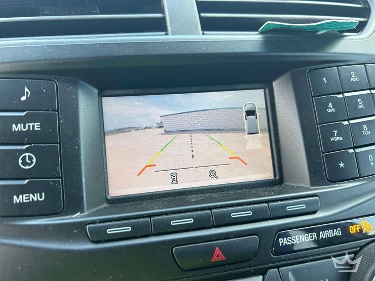 2017-ford-explorer-image-18