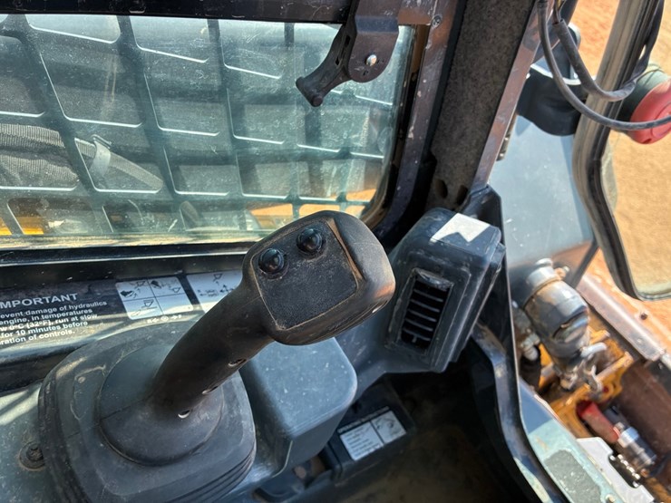 deere-325g-image-13