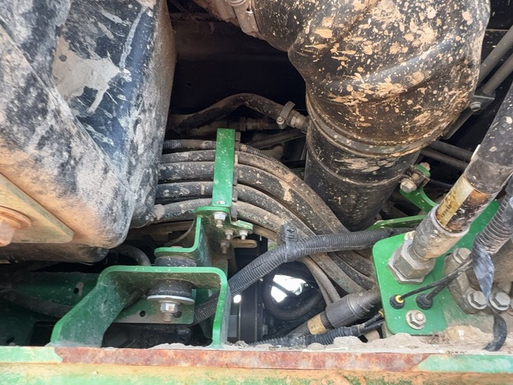 2016-john-deere-r4038-image-35