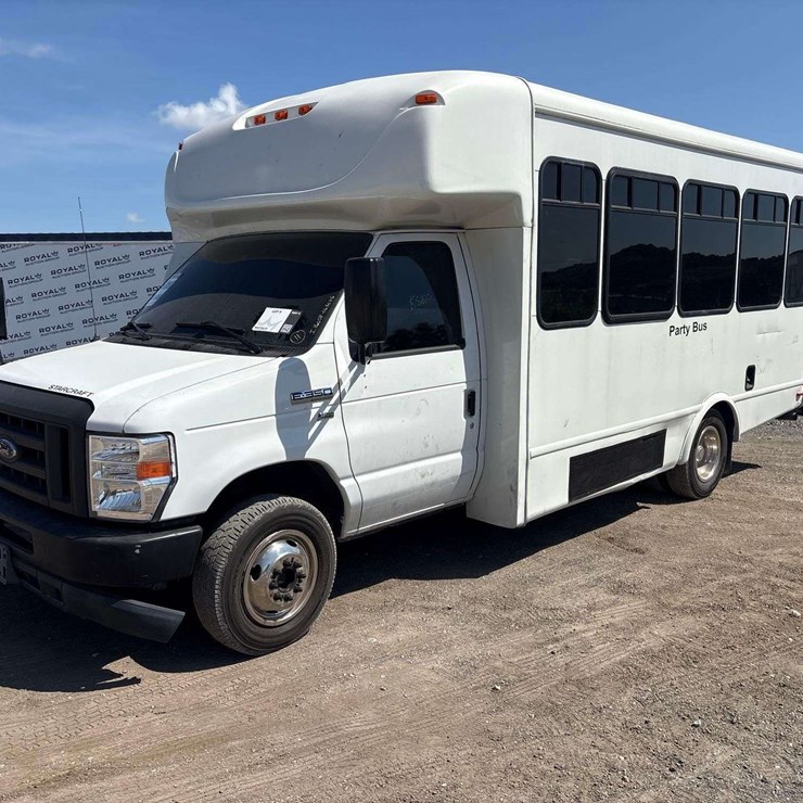 2014 FORD E350