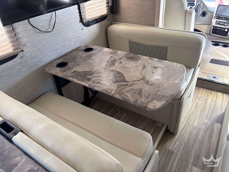 2020-ford-f53-thor-ace-32.3-33.5ft-class-a-motorhome-image-27