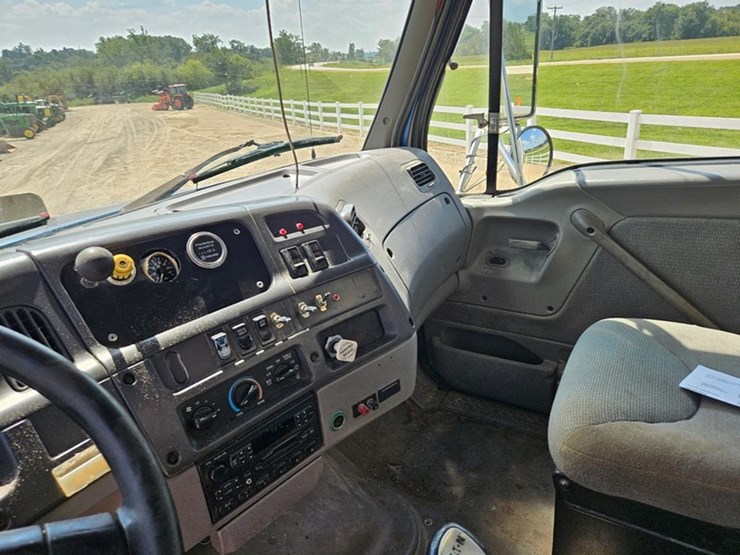 1997-ford-lt9522-image-53