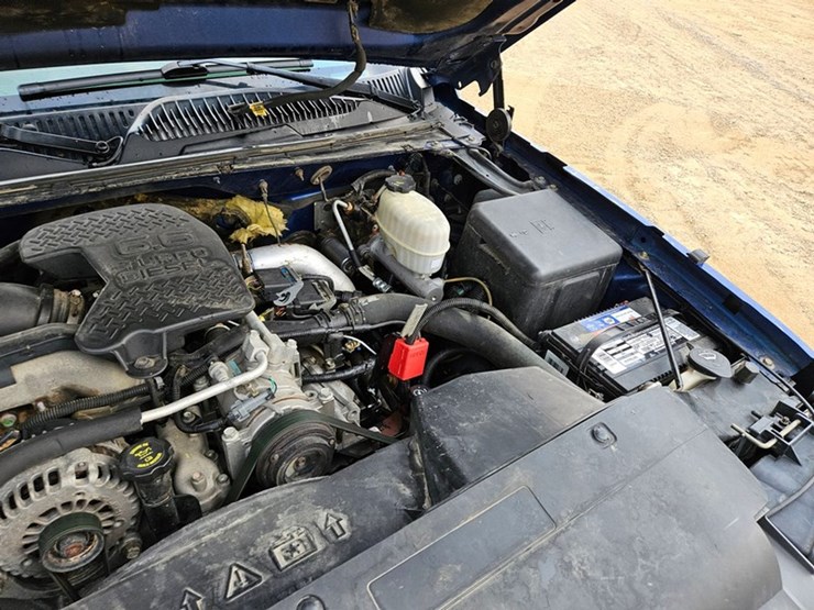 2004-chevrolet-3500-image-24