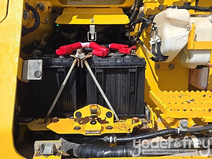 2018-komatsu-d61exi-24-image-34