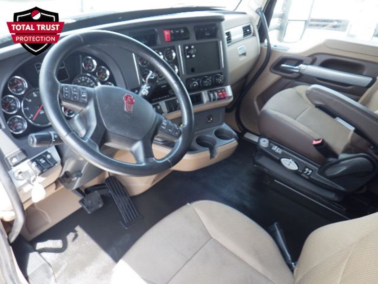 2020-kenworth-t680-image-16