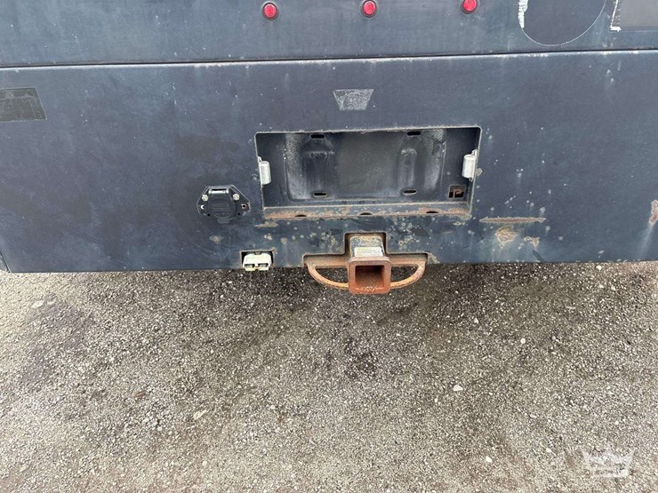 2016-utility-flatbed-image-11