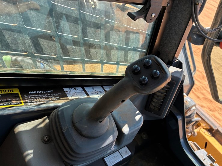 2024-deere-333g-image-13