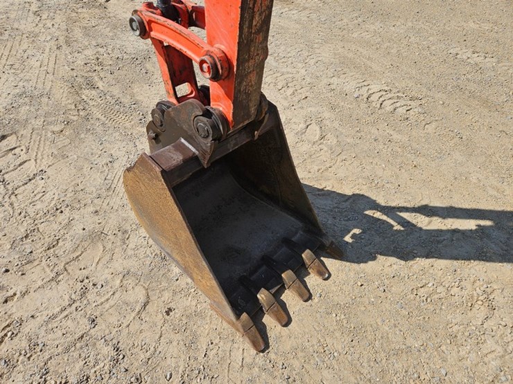 2020-kubota-u55-image-10