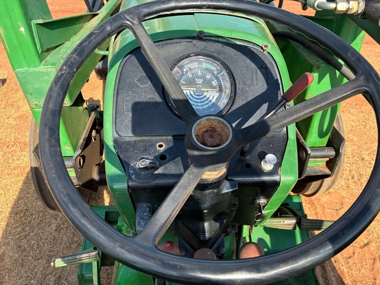 john-deere-2240-image-11