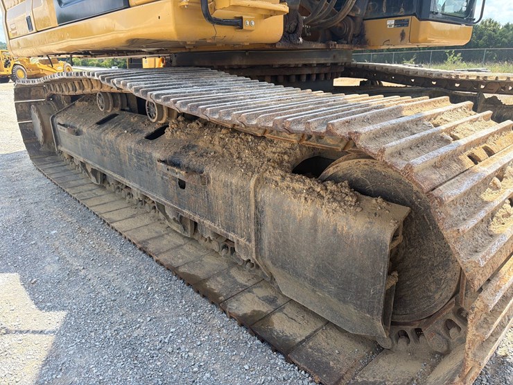 caterpillar-336gc-image-15