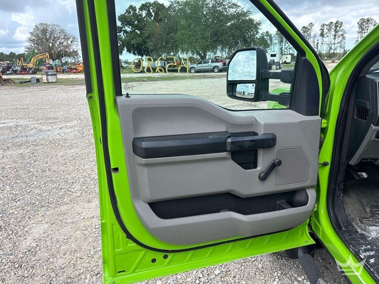 2019-ford-f550-image-13