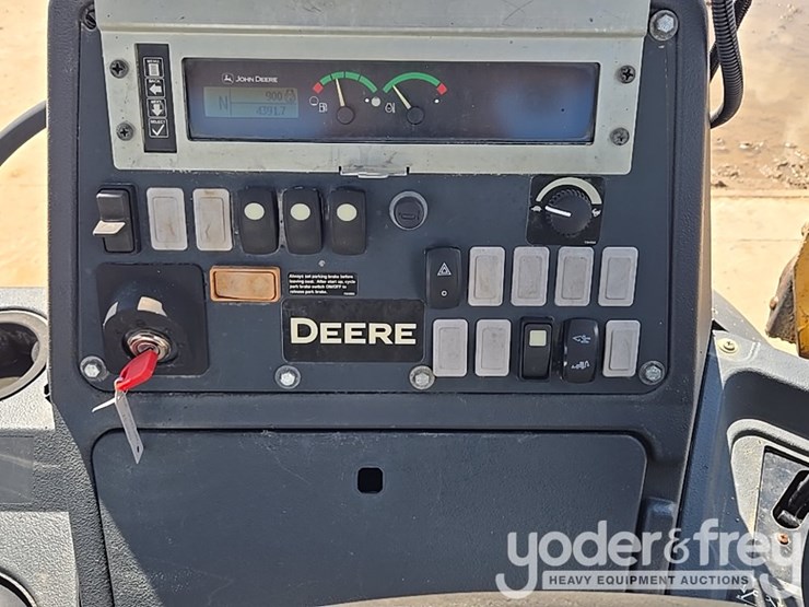2014-deere-310k-ep-image-61