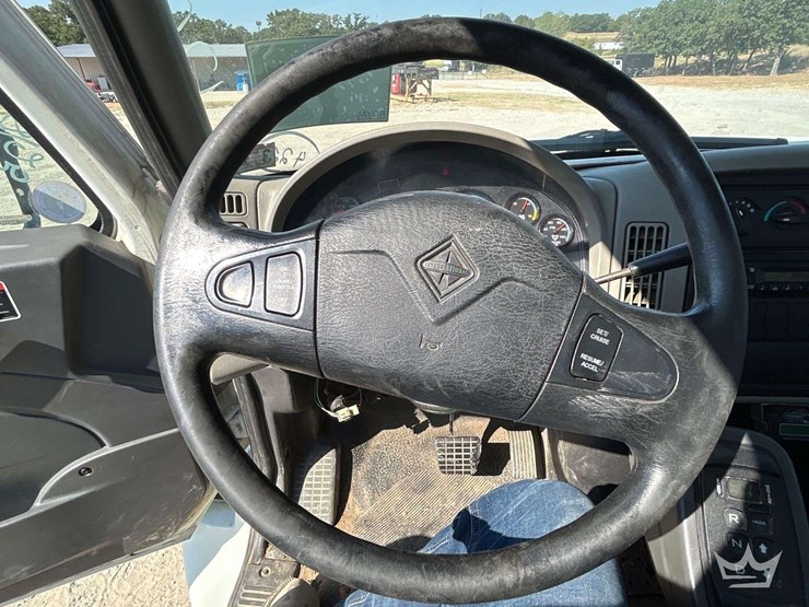2014-international-durastar-4300-image-14