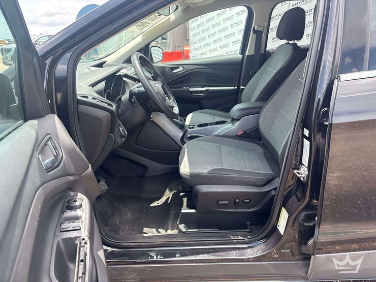2015-ford-escape-image-12