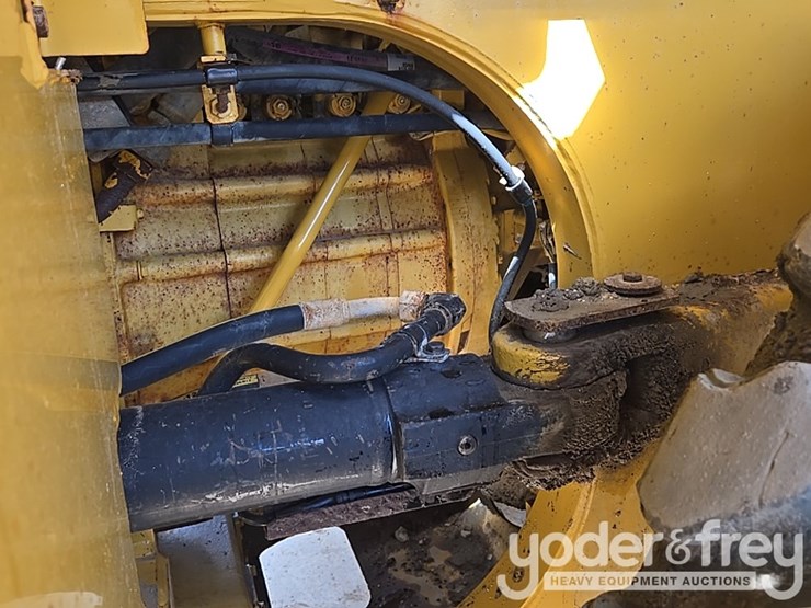 2015-caterpillar-966m-image-49