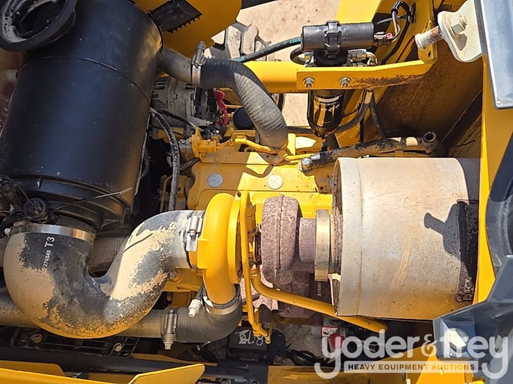 2014-deere-310k-ep-image-38