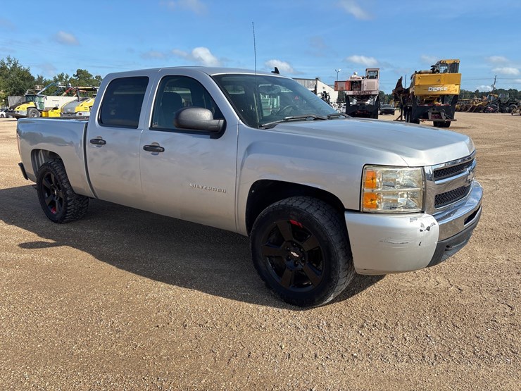 2010-chevrolet-silverado-1500-image-2