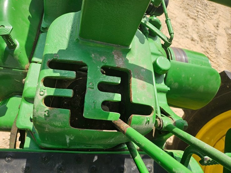 john-deere-b-image-30