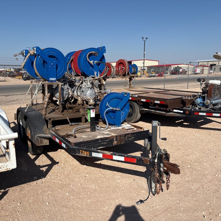 2014 VALLEY 10.5’ X 4.5’ T/A BUMPER PULL GREASE PUMP TRAILER