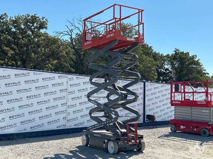 2018-skyjack-sj4632-32ft.-electric-scissor-lift-image-4