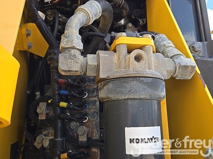 2018-komatsu-d61exi-24-image-39