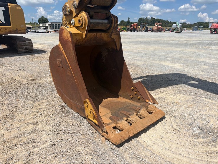 caterpillar-336gc-image-10