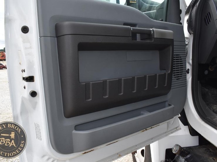 2020-ford-f650-image-23