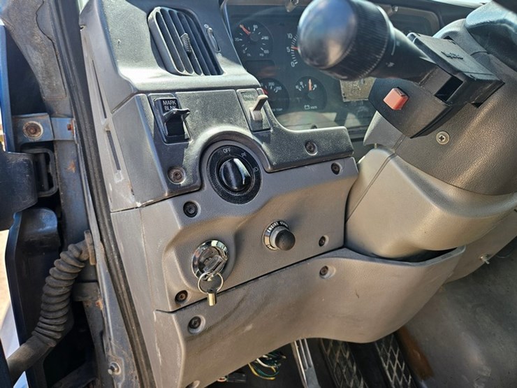 1997-ford-lt9522-image-38