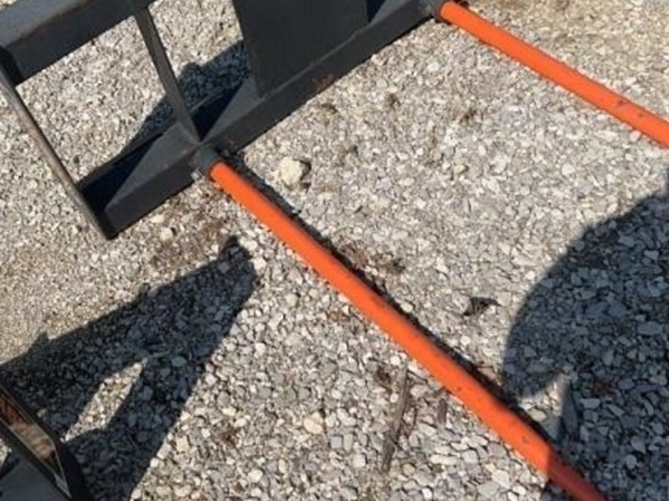 pabreaker-double-fork-hay-spear-quick-attach-image-2