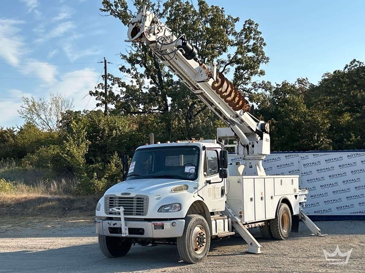 2014-freightliner-m2-106-image-2