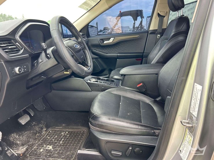 2020-ford-escape-image-14