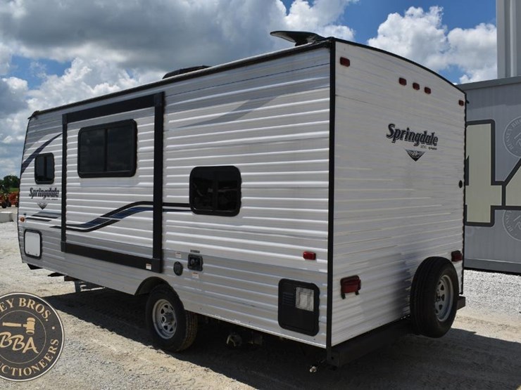 2019-keystone-rv-co-springdale-2200bh-46282-image-3