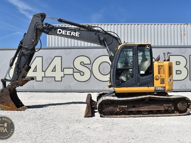 2014-deere-135g-image-4