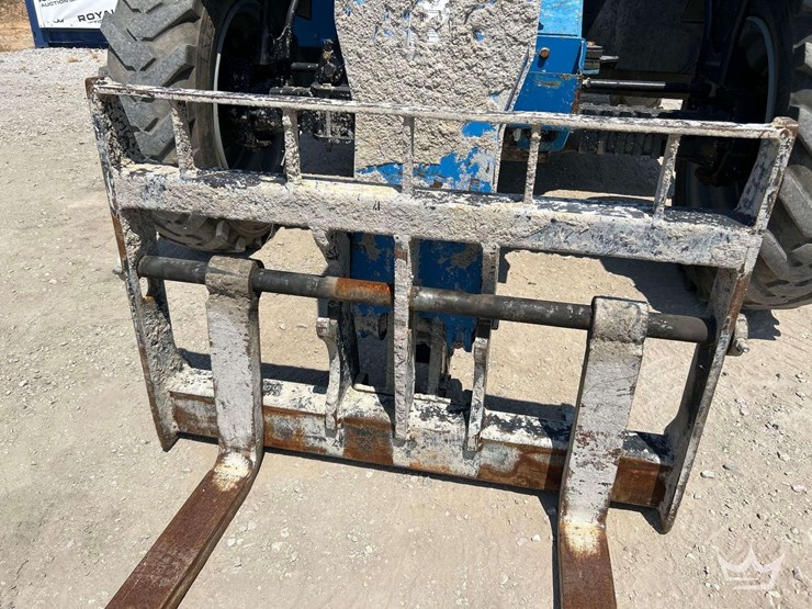 2019-genie-gth844-image-16