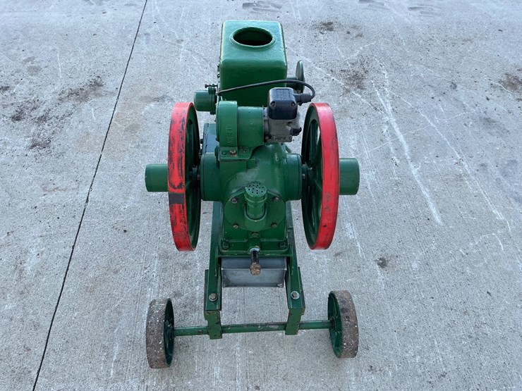 #5067-•-new-idea-no.-2-vari-speed-hit-and-miss-stationary-gas-engine-on-transport-cart-image-4