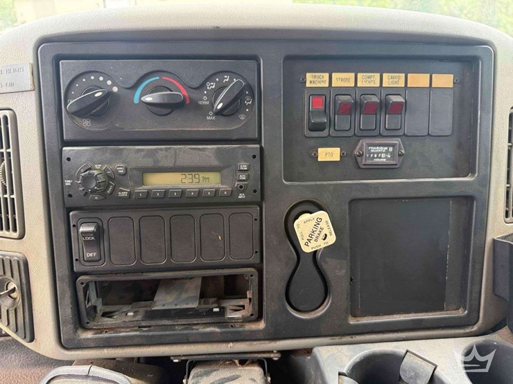 2009-international-durastar-4400-image-57