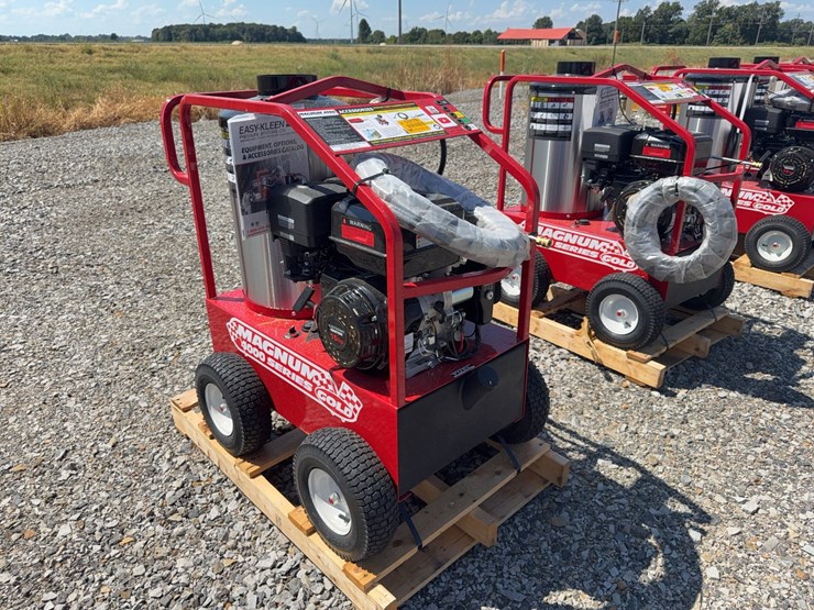 #3-•-unused-magnum-4000-series-hot-water-pressure-washer-262938-inv#53778-image-2