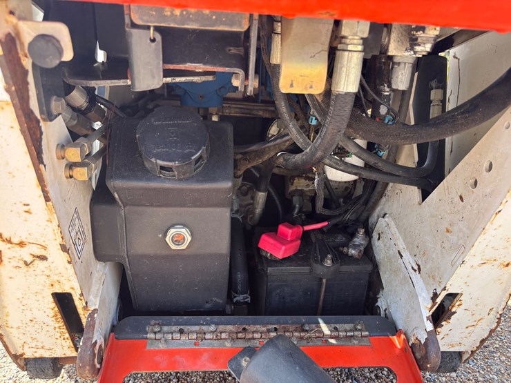 2008-bobcat-mt52-image-11