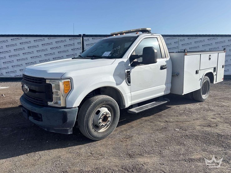2017-ford-f350-image-1