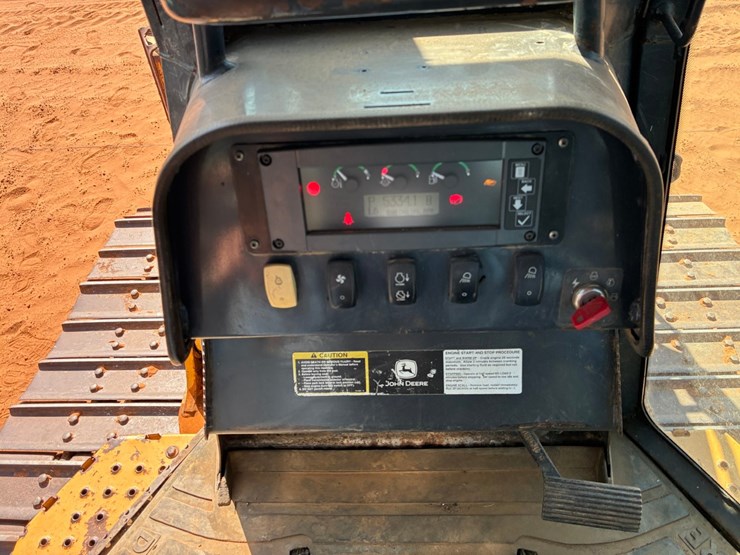deere-700j-image-13